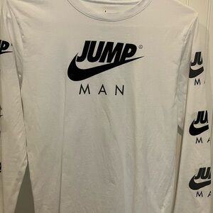 Boys Jordan brand white long sleeve shirt in excellent condition, size large